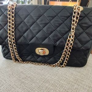 Classic quilted Brio handbag.